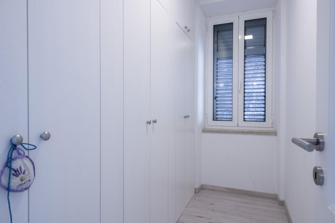 Island Sea View Free Parking Apartment Rovinj Bagian luar foto